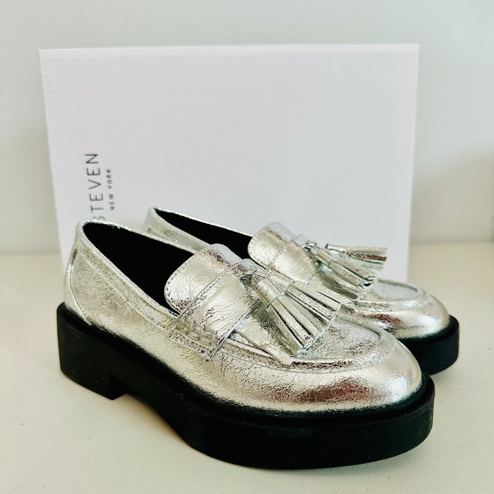 STEVEN NEW YORK BERYN PLATFORM KILTIE TASSEL LOAFER METALLIC SILVER